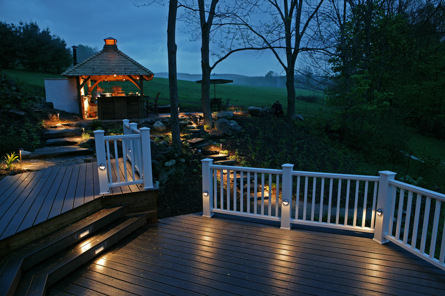 Solar deck 2024 lights lowes